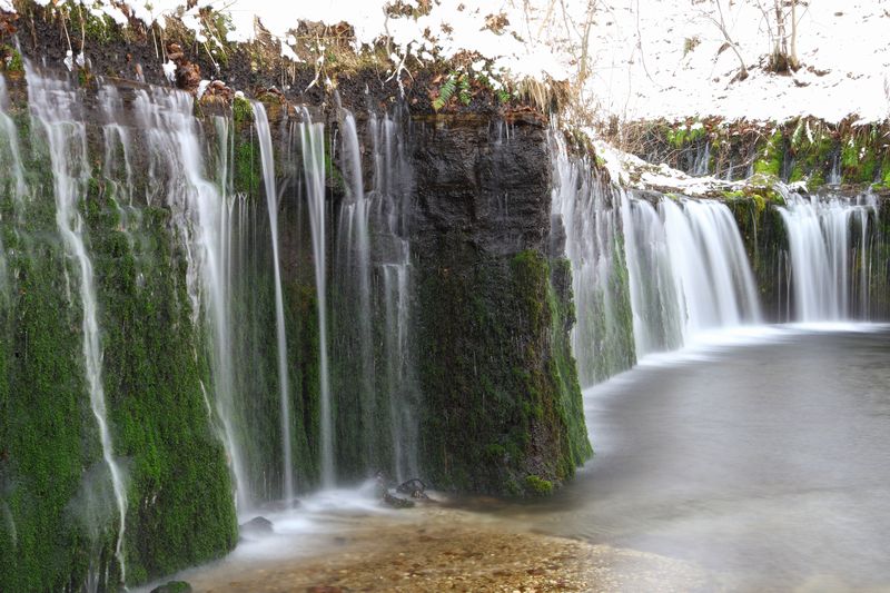 軽井沢 白糸の滝 は冬だからこその美しさがある幕のような滝 Trip S トリップス