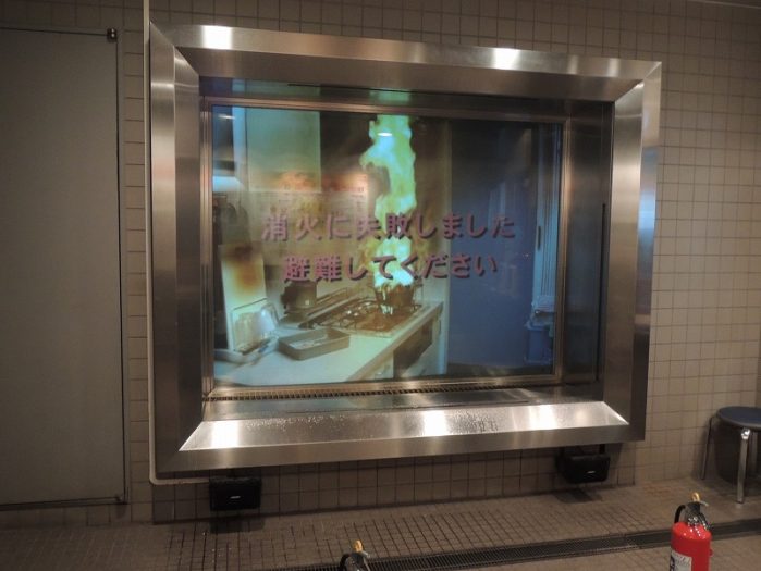 顔が引きつるほどリアルな疑似体験コーナー