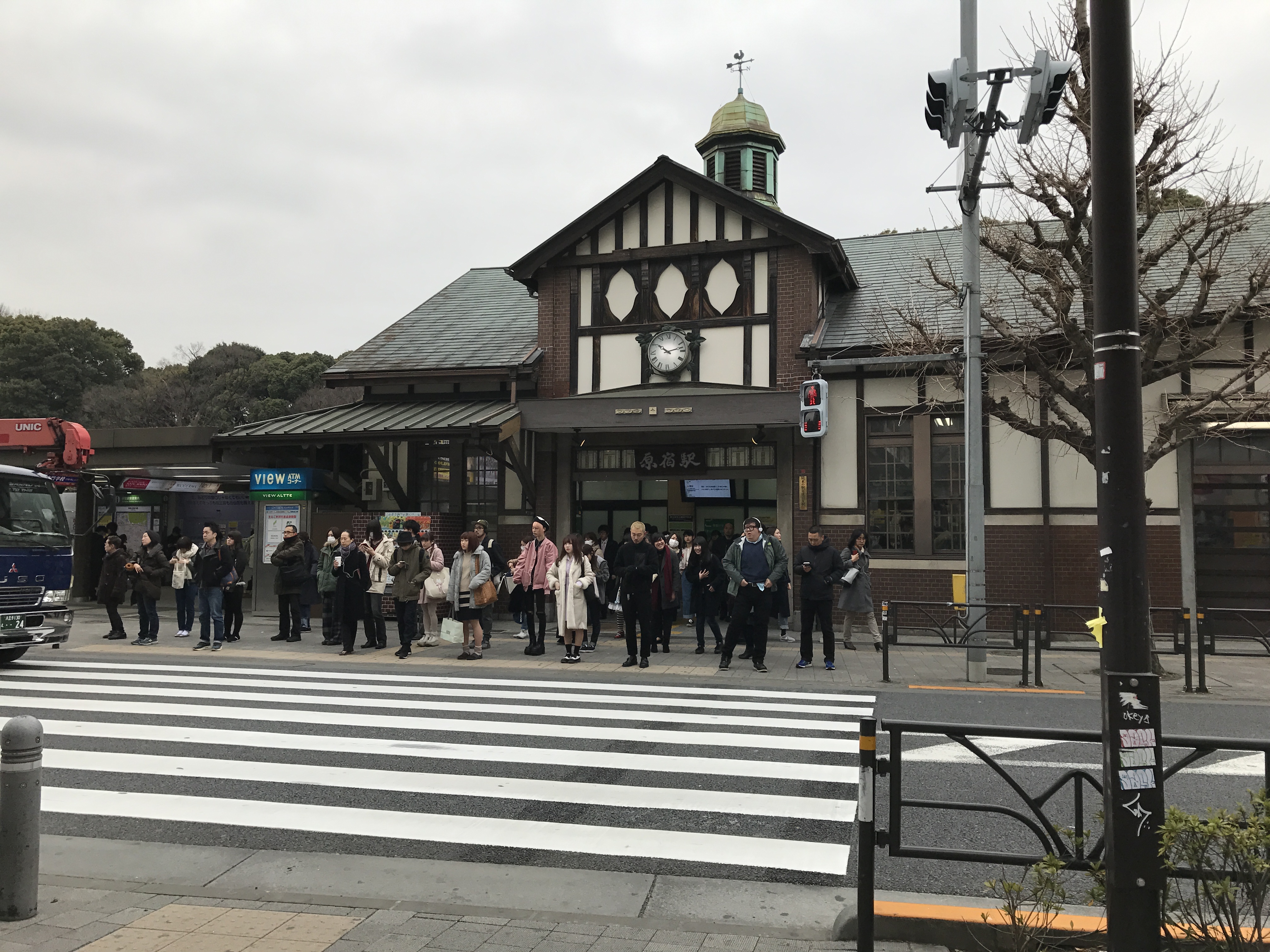 建築散歩　原宿駅