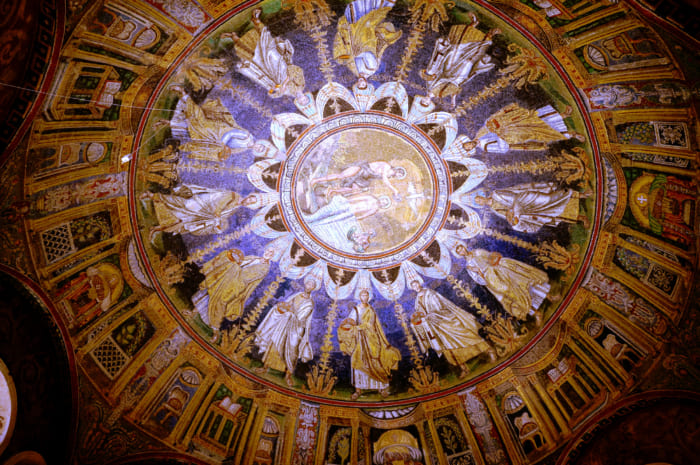 地味でド派手な教会が立ち並ぶ「イタリア・ラヴェンナ」の魅力 
