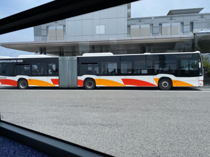LCC_鉄道駅のないターミナルでは、各ターミナル間を往復（循環）している連絡バスが運行しています