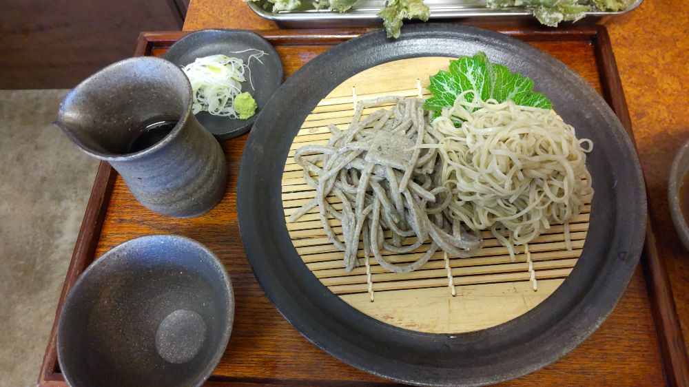 名物の10割蕎麦と二八そば