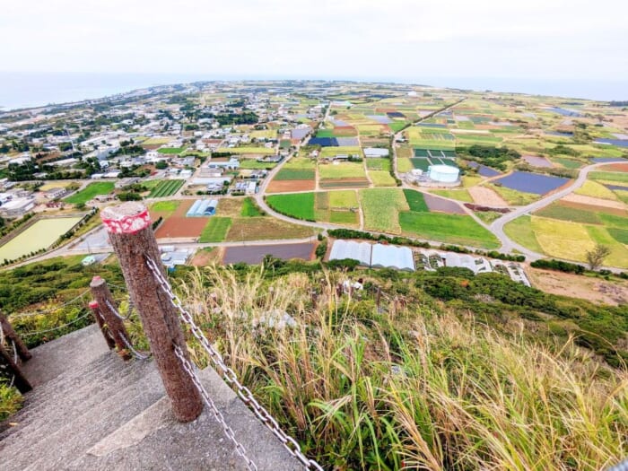 沖縄本土からフェリーで30分の離島！あのトンガリ山“伊江島タッチュー”に登ってみた