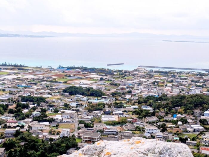 沖縄本土からフェリーで30分の離島！あのトンガリ山“伊江島タッチュー”に登ってみた