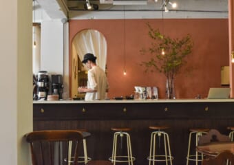 「毎日に、土曜日を。」ゆるやかな気持ちになれるカフェ、andsaturday coffee & cakes