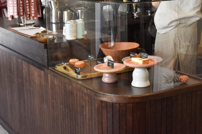 「毎日に、土曜日を。」ゆるやかな気持ちになれるカフェ、andsaturday coffee & cakes