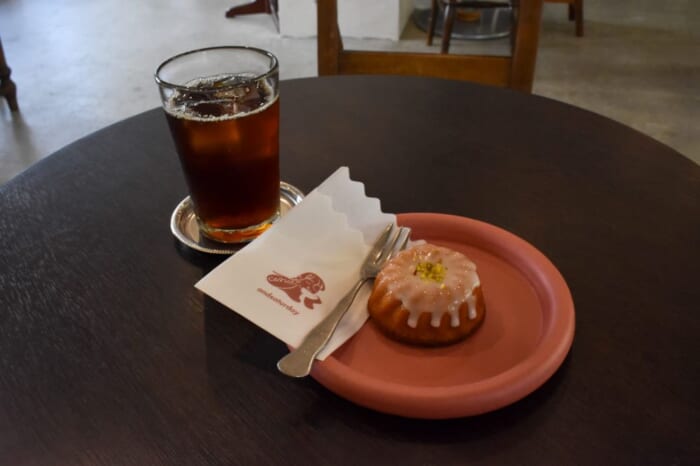 「毎日に、土曜日を。」ゆるやかな気持ちになれるカフェ、andsaturday coffee & cakes