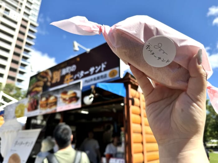 北海道秋の食の祭典！「さっぽろオータムフェスト」で楽しむ食欲の秋_円山牛乳販売店【牛バターサンド】