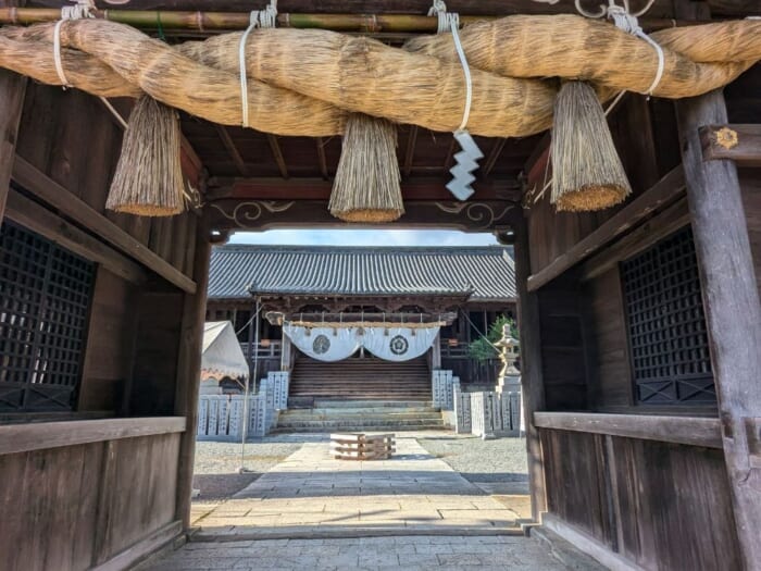 陰陽道の聖地・姫路の廣峯神社で穴にお願い事を告げる不思議な「陰陽九星詣り」