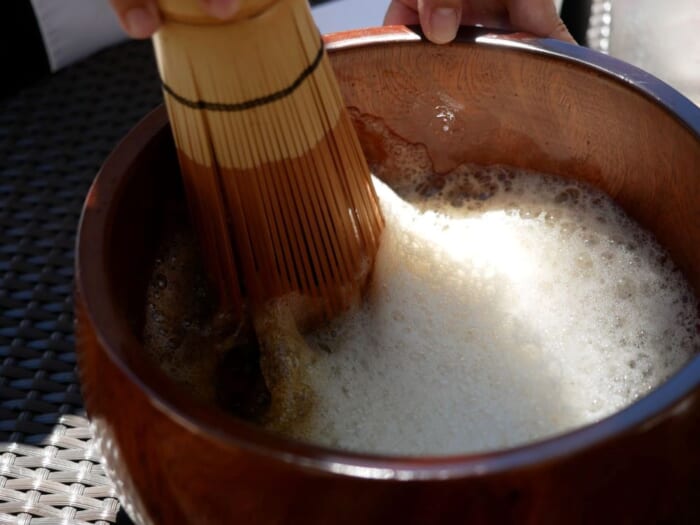 沖縄の「ぶくぶく茶」って何？壺屋やちむん通りのカフェで楽しんでみた！