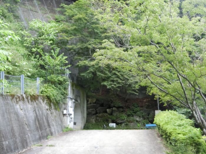 健脚者向き　洞窟探検気分を味わえる不仁洞　山奥の絶景も楽しめます！