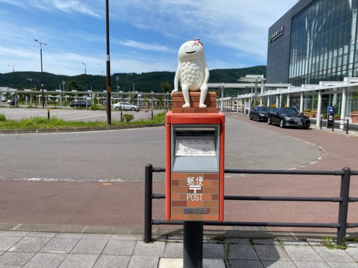 北海道の陸の玄関口！新幹線開通で周辺の開発はどうなった！？“北斗の拳”のケンシロウに会える「新函館北斗駅」