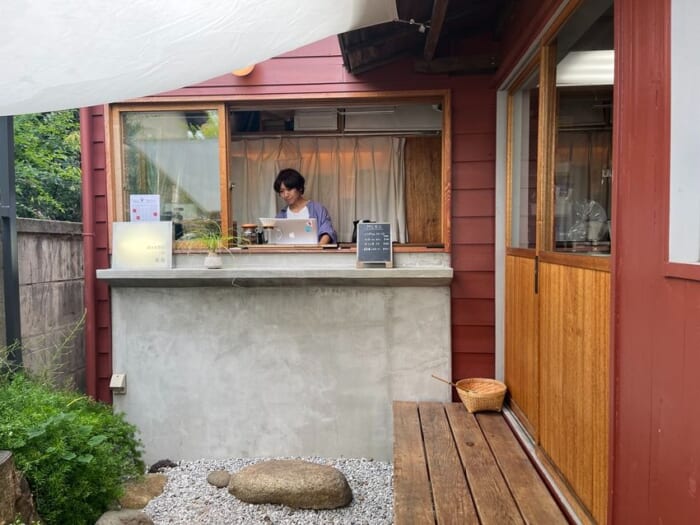 レトロ街さんぽのお供に！ ふらっと立ち寄りたい小さめカフェ「asatte」