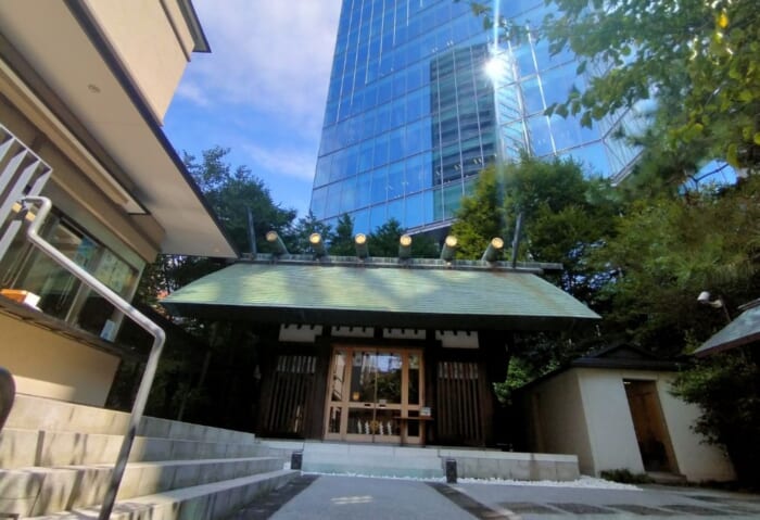 国際的なエンタメ街 六本木のパワースポット―龍土神明宮天祖神社＆朝日神社