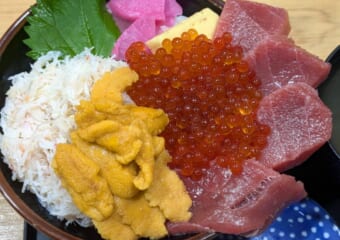 海の駅ぷらっとみなと市場で海鮮丼のネタを選べる「わがまま丼」