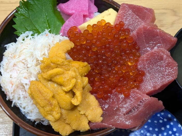 海の駅ぷらっとみなと市場で海鮮丼のネタを選べる「わがまま丼」