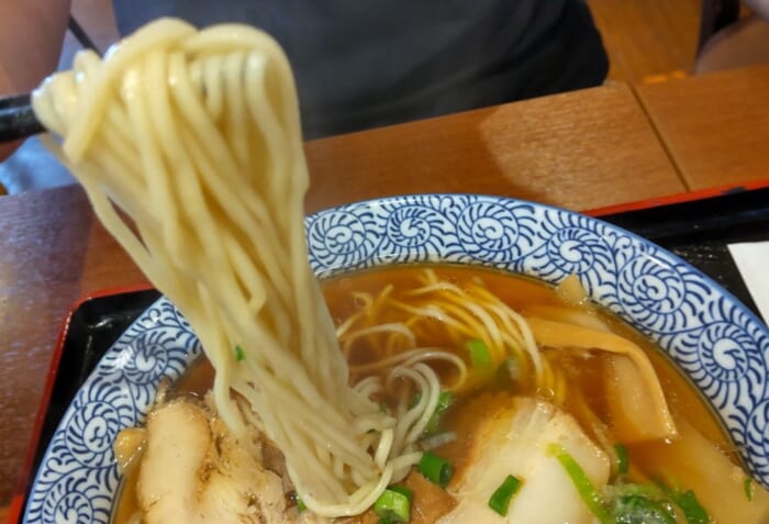 迷ったらここ！銘柄豚使用　素材にこだわり餃子マイスターが焼き上げる　浜松餃子　浜太郎