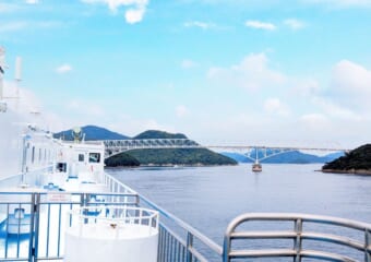 五島列島南北を結ぶ島間フェリーで島々を眺めながら船旅満喫