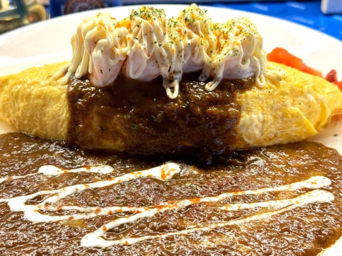 あの大谷翔平も通ったオムカレーの名店！プロ野球のプレミアグッズが並ぶカレー専門店「CRAZY SPICE」へ行ってみよう