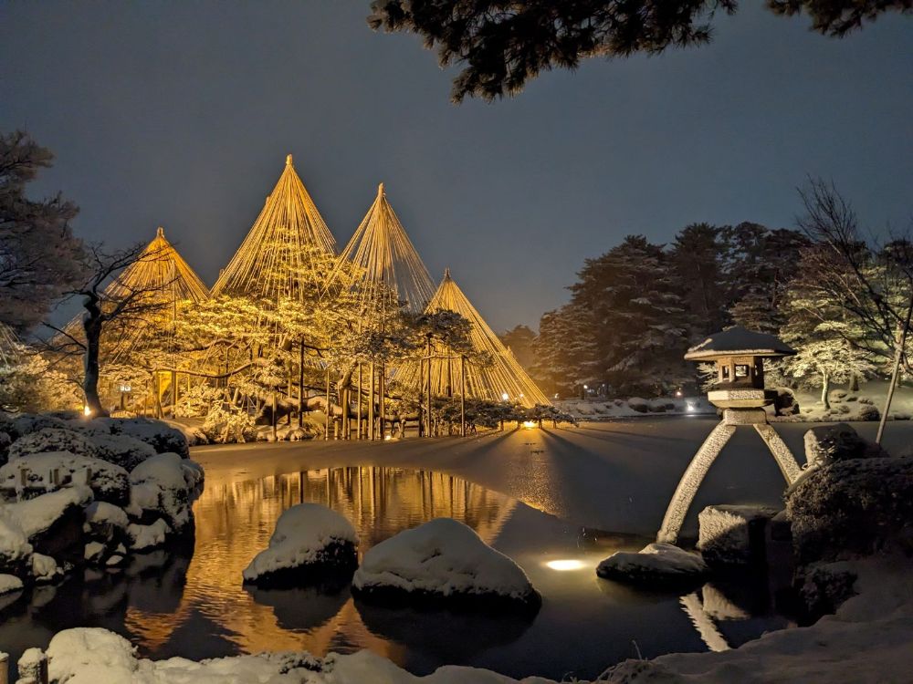 金沢の雪景色を堪能！兼六園・玉泉院丸庭園・金沢城公園とあったかグルメ&スイーツ