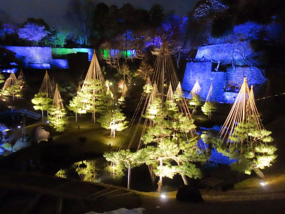 金沢の雪景色を堪能！兼六園・玉泉院丸庭園・金沢城公園とあったかグルメ&スイーツ