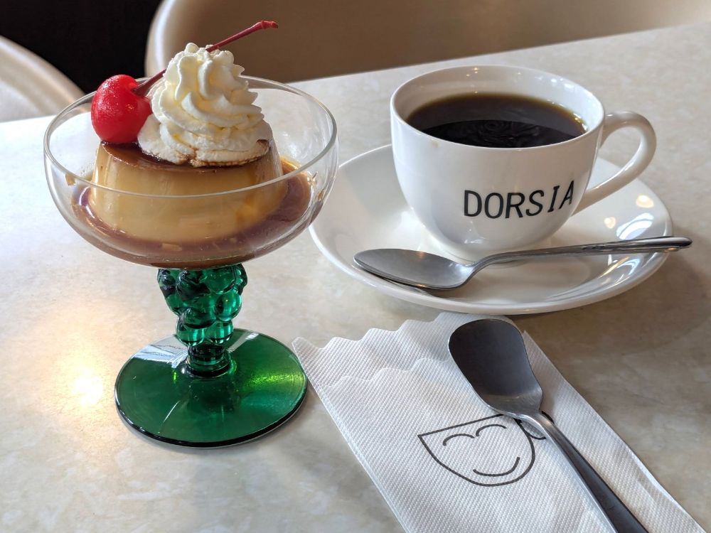 神戸・三宮の映えるレトロ喫茶「DORSIA（ドーシア）」でモーニングからスイーツまで