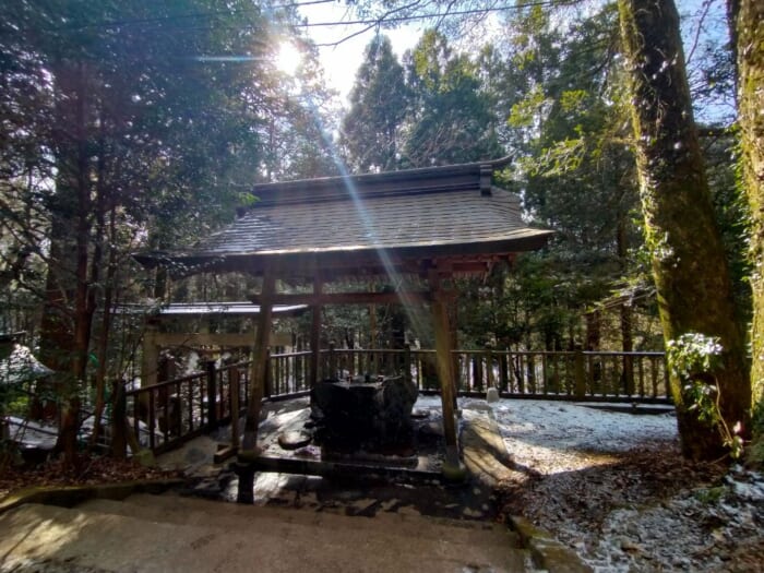 熊本にひっそり佇むスピリチュアルなパワースポット！「幣立神宮」と龍神のお社