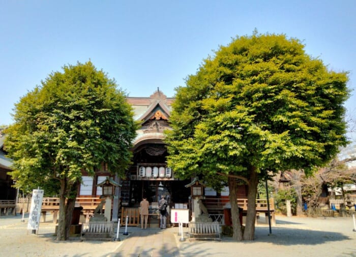 スーパーに霊水!? 田園調布の隣町に鎮座するパワースポット―御嶽の霊水と御嶽神社