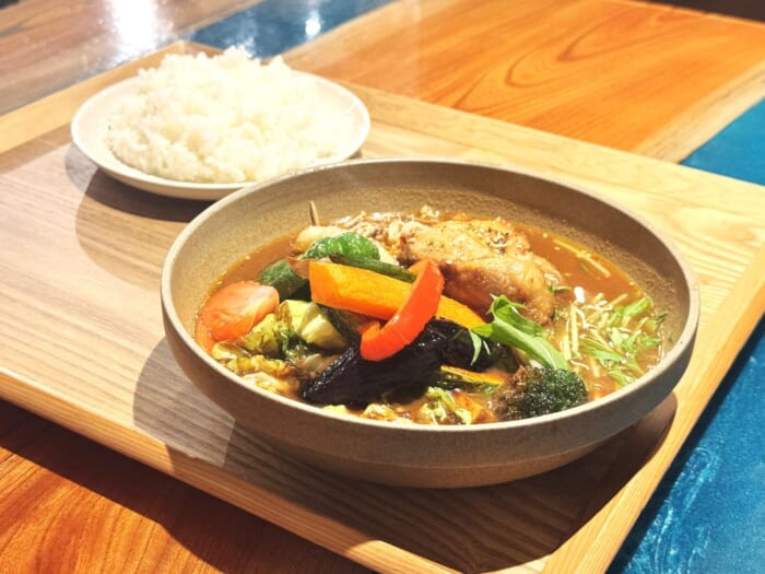 知名度は低いけどその味わいは高クオリティ! 現地民が足繁く通うスープカレーの隠れた名店