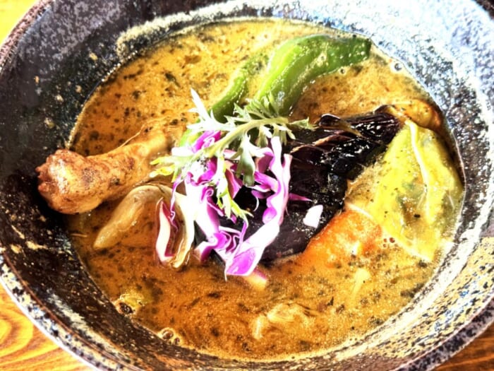 知名度は低いけどその味わいは高クオリティ! 現地民が足繁く通うスープカレーの隠れた名店