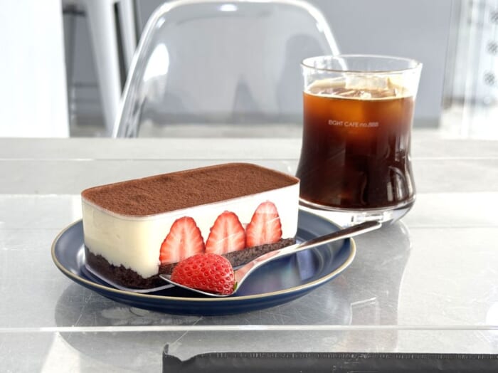 看板商品は“飲める”ティラミス! 郊外店ながらも絶大な人気を誇るおしゃれなカフェ「Cafe no.888」