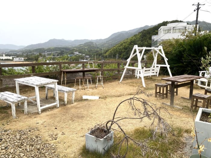 晴天の週末のみオープン! しまなみ海道を目下に臨めるカフェカー「しまなみコーヒー」で瀬戸内フルーツを満喫