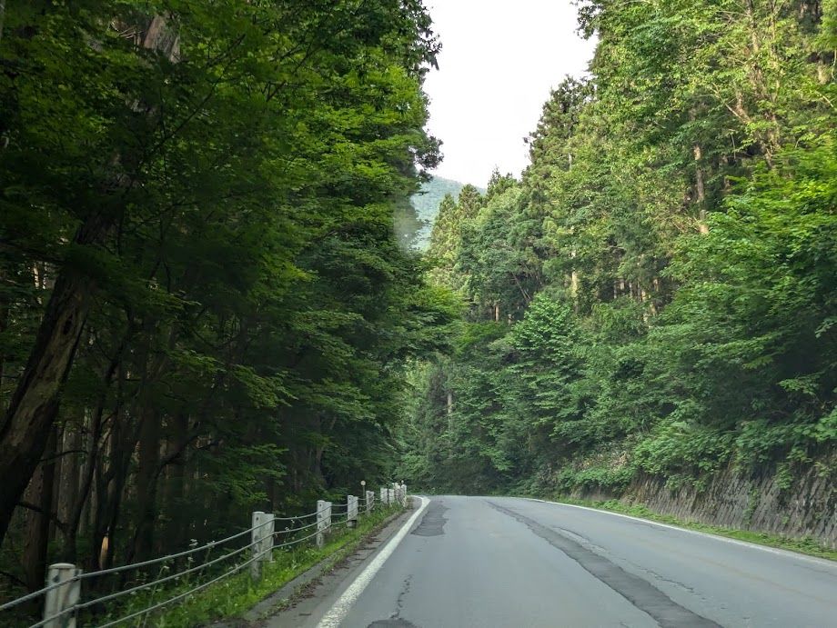 志賀高原から草津温泉までの絶景街道 国道最高地点を通る自然を満喫できる夏のおすすめドライブコース