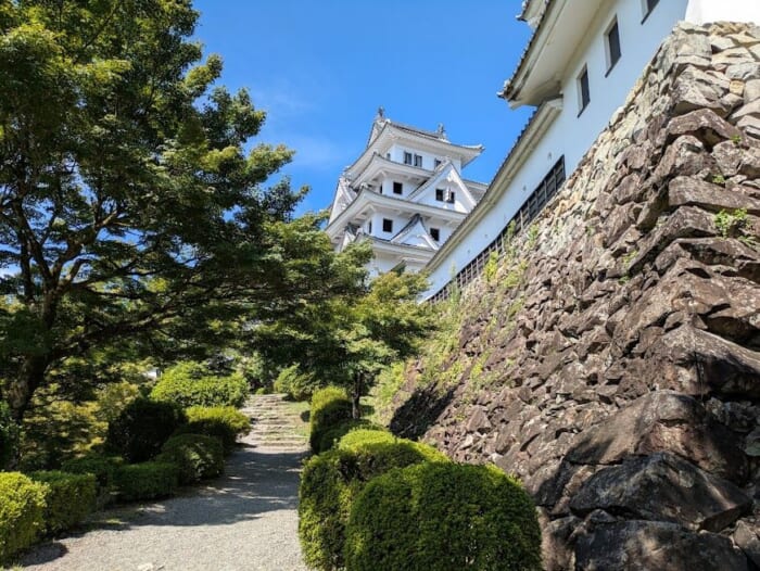 奥美濃 日本最古の木造再建城 絶景を楽しめる郡上八幡城