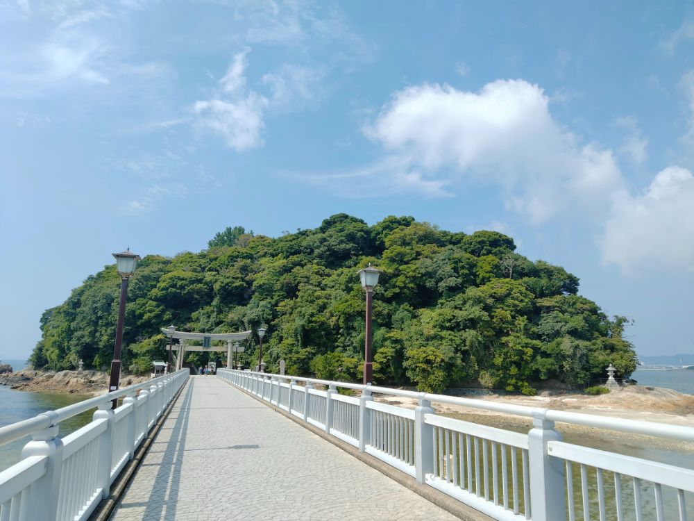 海に浮かぶ神秘の島のパワースポット―八百富神社の弁財天に開運祈願をしよう！