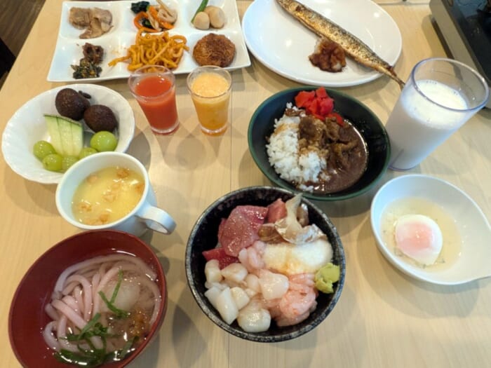 カニ・アワビ・本マグロ・鰻が食べ放題!最強コスパの「大江戸温泉物語 Premium 白浜彩朝楽」を徹底解説