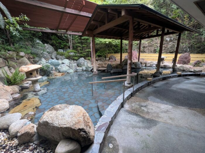 カニ・アワビ・本マグロ・鰻が食べ放題!最強コスパの「大江戸温泉物語 Premium 白浜彩朝楽」を徹底解説