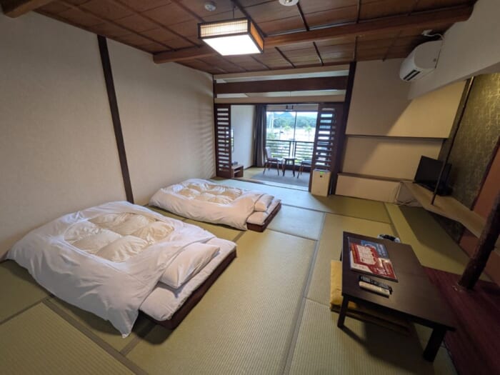 カニ・アワビ・本マグロ・鰻が食べ放題!最強コスパの「大江戸温泉物語 Premium 白浜彩朝楽」を徹底解説