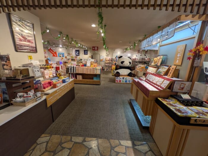 カニ・アワビ・本マグロ・鰻が食べ放題!最強コスパの「大江戸温泉物語 Premium 白浜彩朝楽」を徹底解説