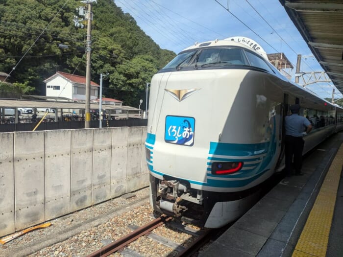 カニ・アワビ・本マグロ・鰻が食べ放題!最強コスパの「大江戸温泉物語 Premium 白浜彩朝楽」を徹底解説