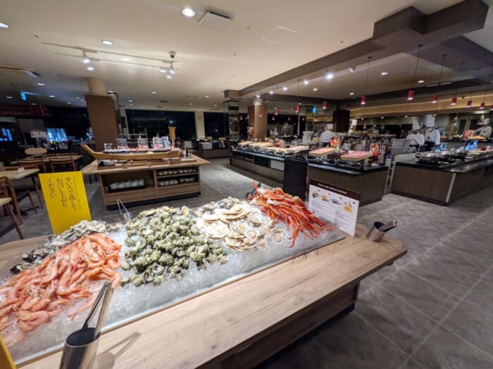 カニ・アワビ・本マグロ・鰻が食べ放題!最強コスパの「大江戸温泉物語 Premium 白浜彩朝楽」を徹底解説