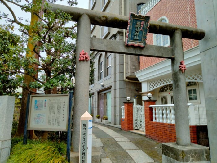 新宿に潜む静寂の異世界系パワースポット―西向天神社と抜弁天