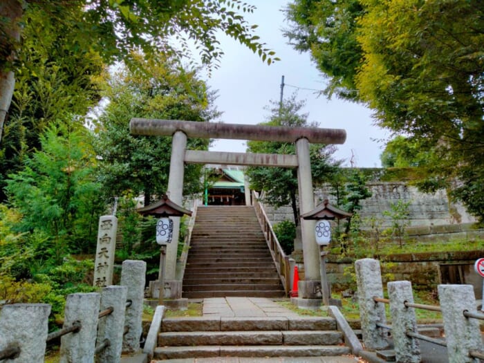 新宿に潜む静寂の異世界系パワースポット―西向天神社と抜弁天