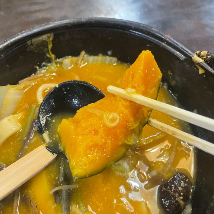 山梨名物を甲府駅前で堪能! 小作 甲府駅北口店でほうとうを実食