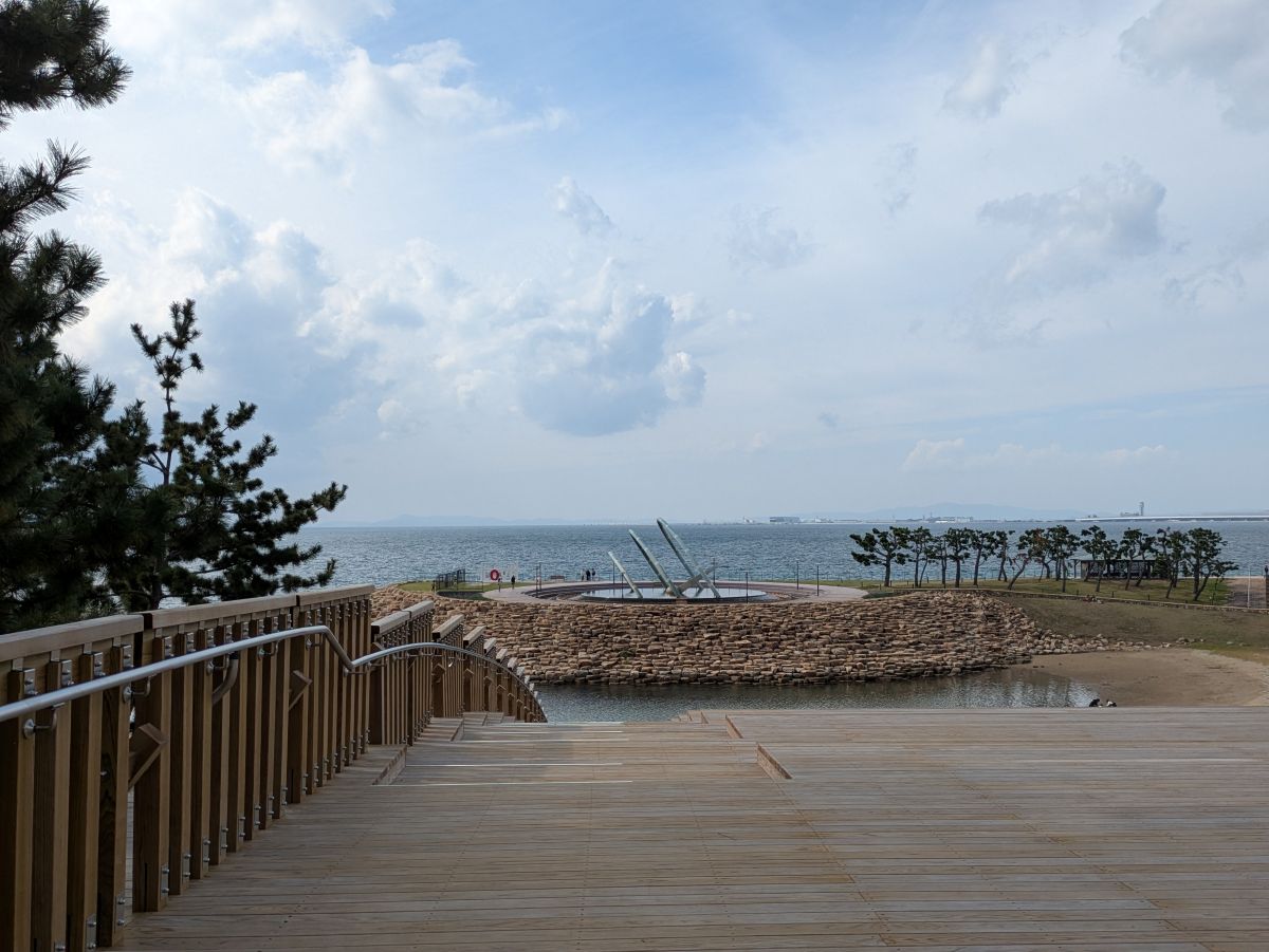 関空で時間が余ったら隣のりんくうタウン駅へ! ショッピングとビーチを満喫