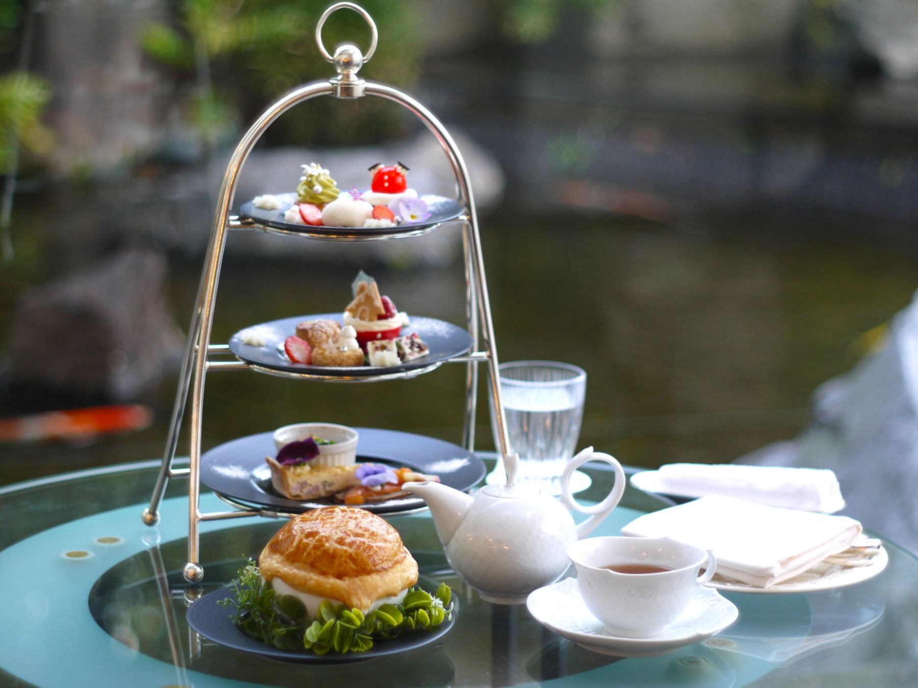 ウェスティンホテル大阪のクリスマスアフタヌーンティーと梅田スカイビルのクリスマスマーケット