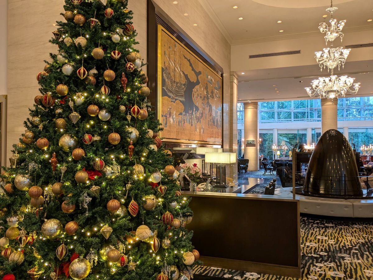 ウェスティンホテル大阪のクリスマスアフタヌーンティーと梅田スカイビルのクリスマスマーケット