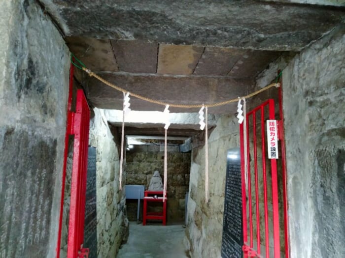 隅田川で江ノ島弁財天！？下町・両国に鎮座する江島杉山神社