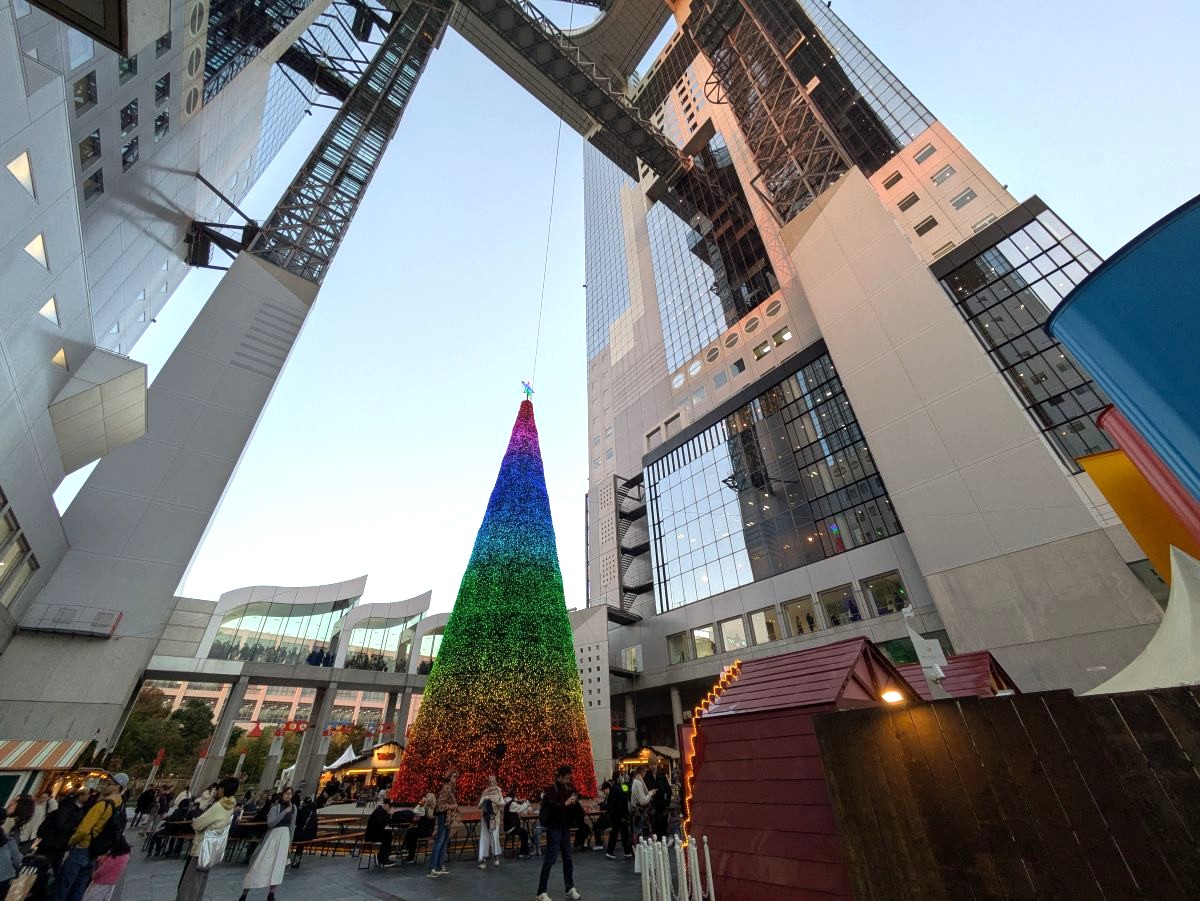 ウェスティンホテル大阪のクリスマスアフタヌーンティーと梅田スカイビルのクリスマスマーケット