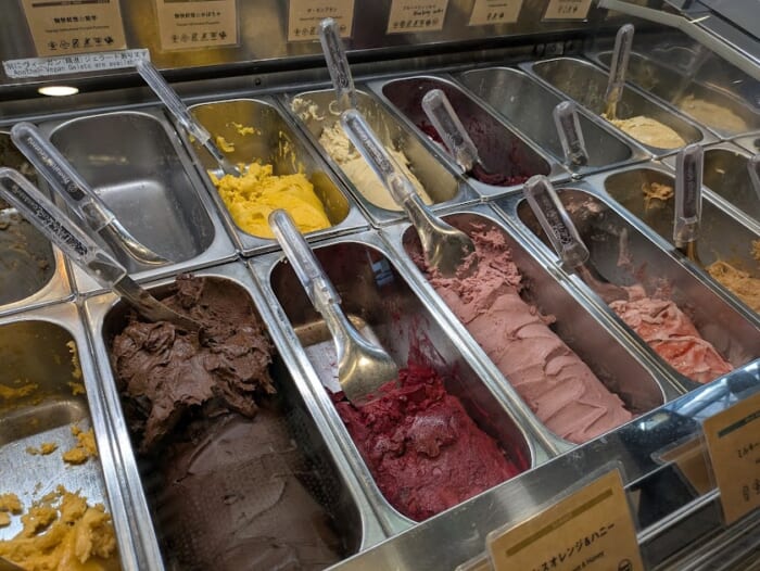 雨の日でも楽しめる 京都最大のアーケード街 三条商店街はお手頃なグルメが勢ぞろい!